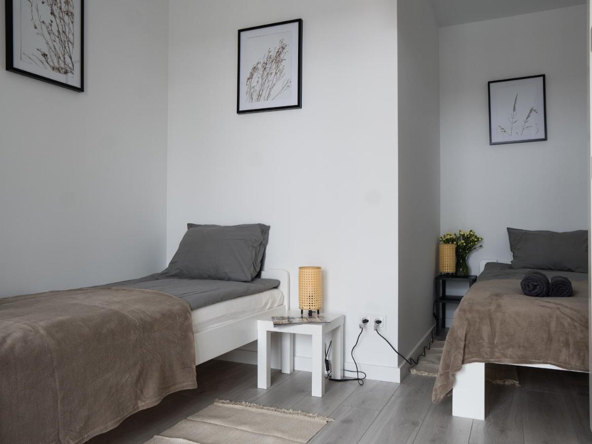 Apartament Clever 2 Kamienica Grochow Varşovia Exterior foto